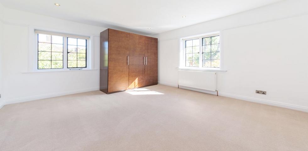 			NEW INSTRUCTION , 4 Bedroom, 1 bath, 1 reception Detached House			 Turner Close, HAMPSTEAD GARDEN SUBURB